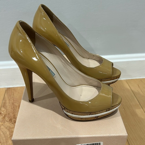 Prada nude pump - Picture 1 of 8